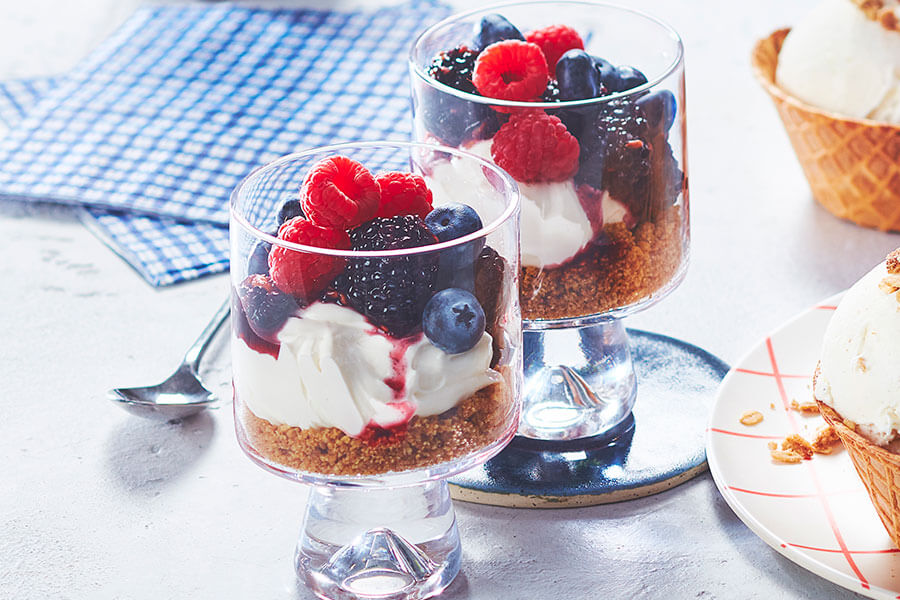 /content/dam/empire/safeway/assets/images/uploads/2025/05/Fresh_fruit_dessert_berry_cheesecake_parfait.jpg
