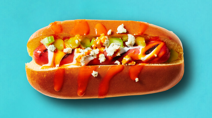 /content/dam/empire/sobeys/assets/articles/compliments/Buffalo-dog.jpg