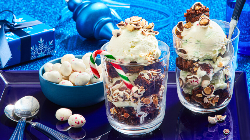 /content/dam/empire/sobeys/assets/articles/compliments/Candy-cane-ice-cream-parfait-with-brownies-and-chopped-Compliments-dark-chocolate-peppermint-almonds.jpg
