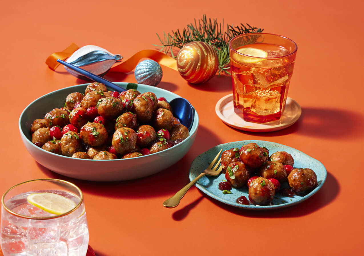 /content/dam/empire/sobeys/assets/articles/compliments/Cranberry-Glazed-Chicken-Meatballs.jpg